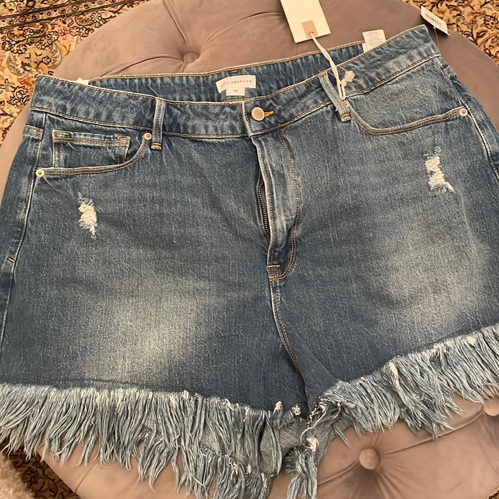 NWT Good American Bombshell Shorts